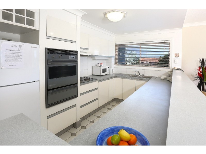 2A/11 Eady “ARC” Avenue, Broadbeach Waters QLD 4218