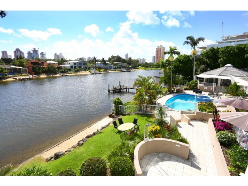 2A/11 Eady “ARC” Avenue, Broadbeach Waters QLD 4218