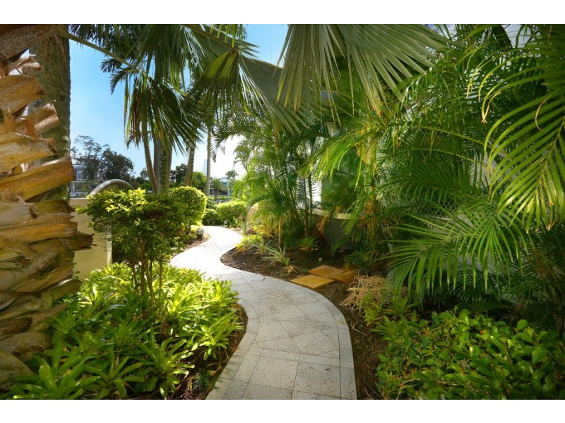 2A/11 Eady “ARC” Avenue, Broadbeach Waters QLD 4218