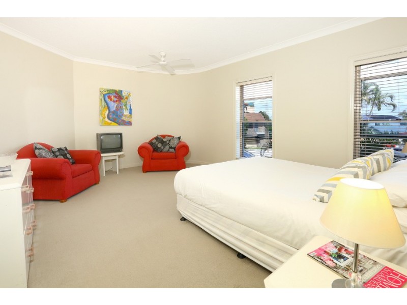 2A/11 Eady “ARC” Avenue, Broadbeach Waters QLD 4218