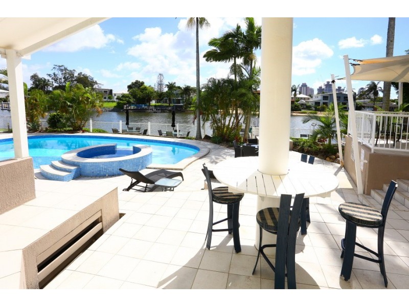 2A/11 Eady “ARC” Avenue, Broadbeach Waters QLD 4218