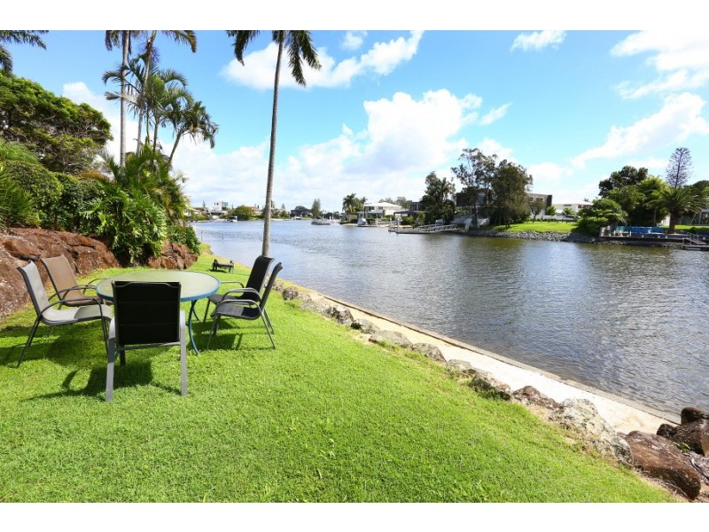 2A/11 Eady “ARC” Avenue, Broadbeach Waters QLD 4218