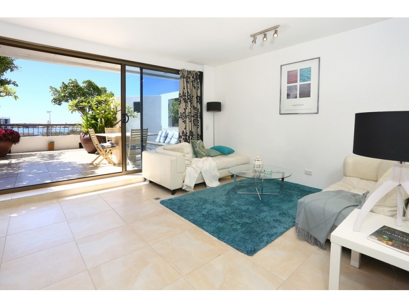 6/66 Marine Parade, Southport QLD 4215