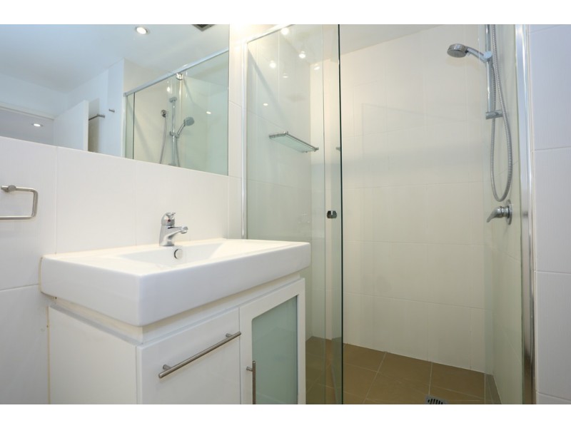 6/66 Marine Parade, Southport QLD 4215