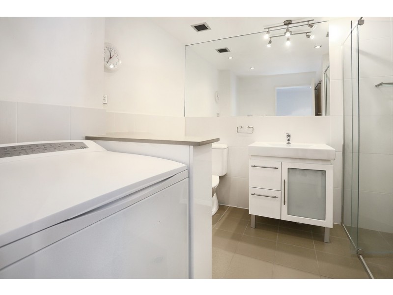 6/66 Marine Parade, Southport QLD 4215