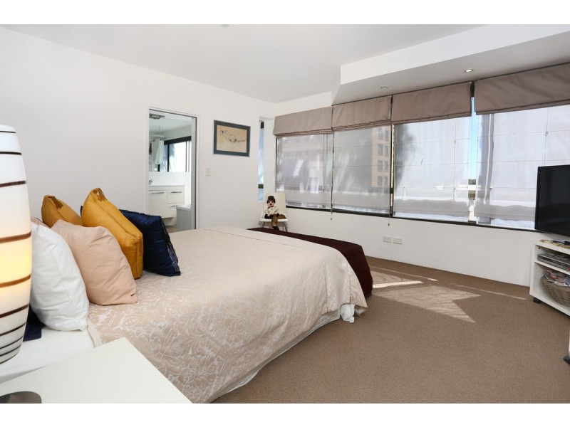 6/66 Marine Parade, Southport QLD 4215