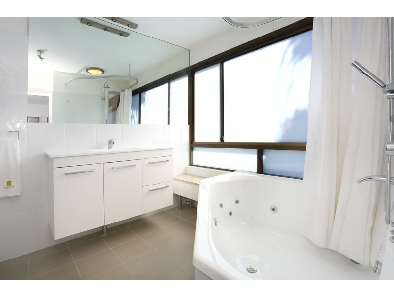 6/66 Marine Parade, Southport QLD 4215