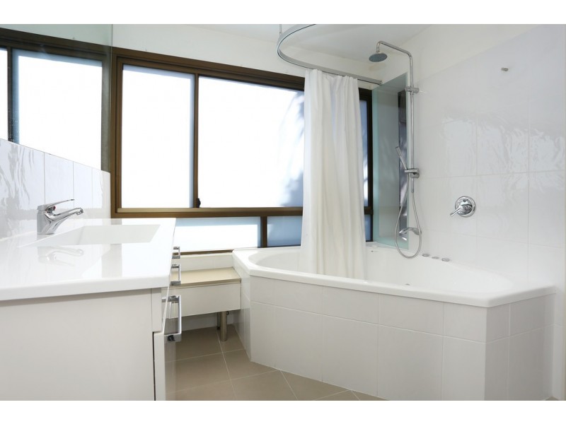 6/66 Marine Parade, Southport QLD 4215