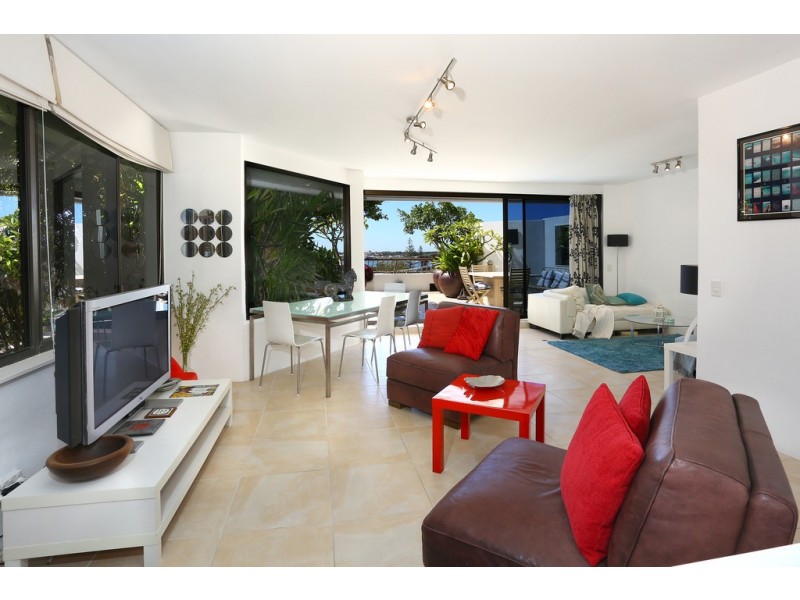 6/66 Marine Parade, Southport QLD 4215