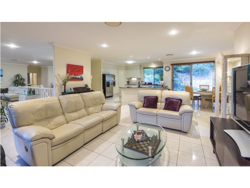 5-7 Seascape Court, Tallai QLD 4213