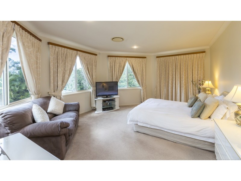 5-7 Seascape Court, Tallai QLD 4213