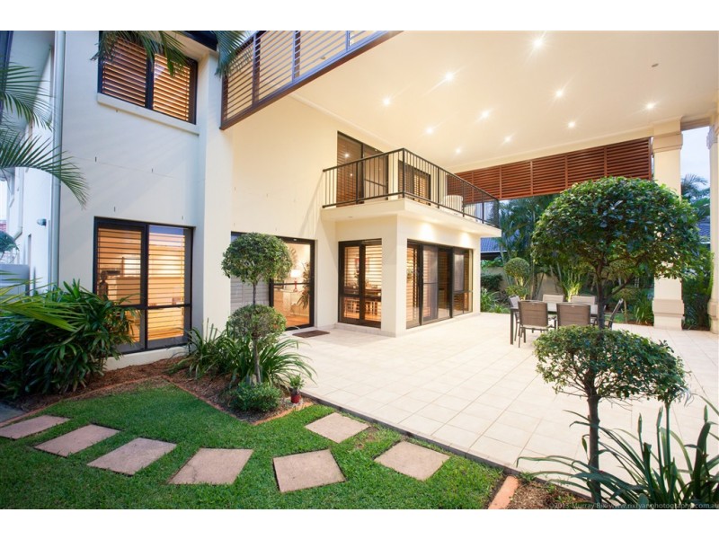 56 Rapallo Avenue, Isle Of Capri QLD 4217