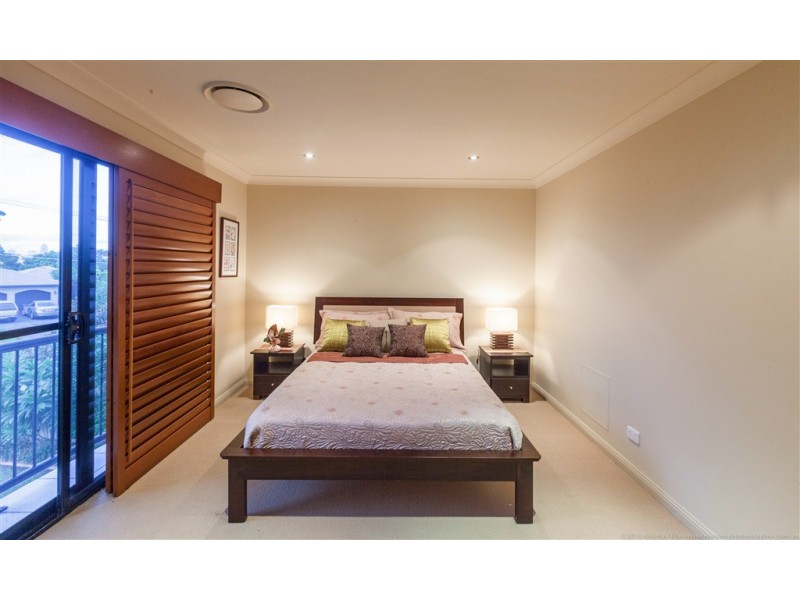 56 Rapallo Avenue, Isle Of Capri QLD 4217