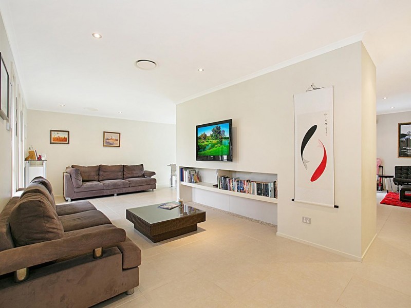 29 McIlwraith Avenue, Sorrento QLD 4217