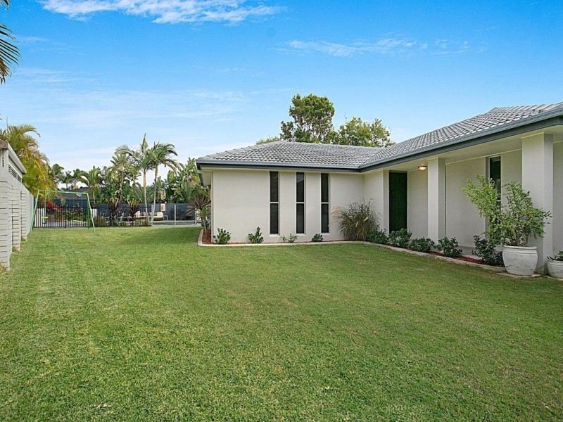 29 McIlwraith Avenue, Sorrento QLD 4217