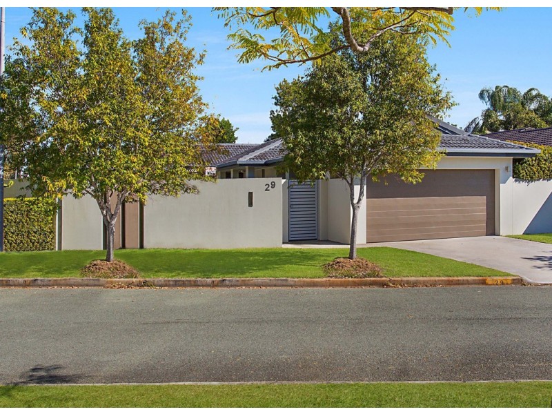 29 McIlwraith Avenue, Sorrento QLD 4217