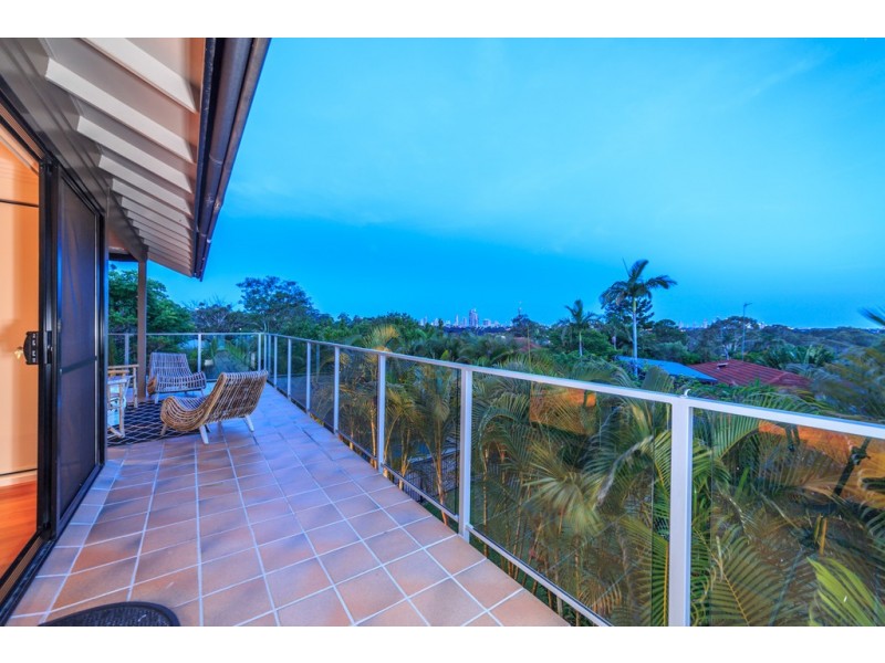 220 Heeb Street, Benowa QLD 4217