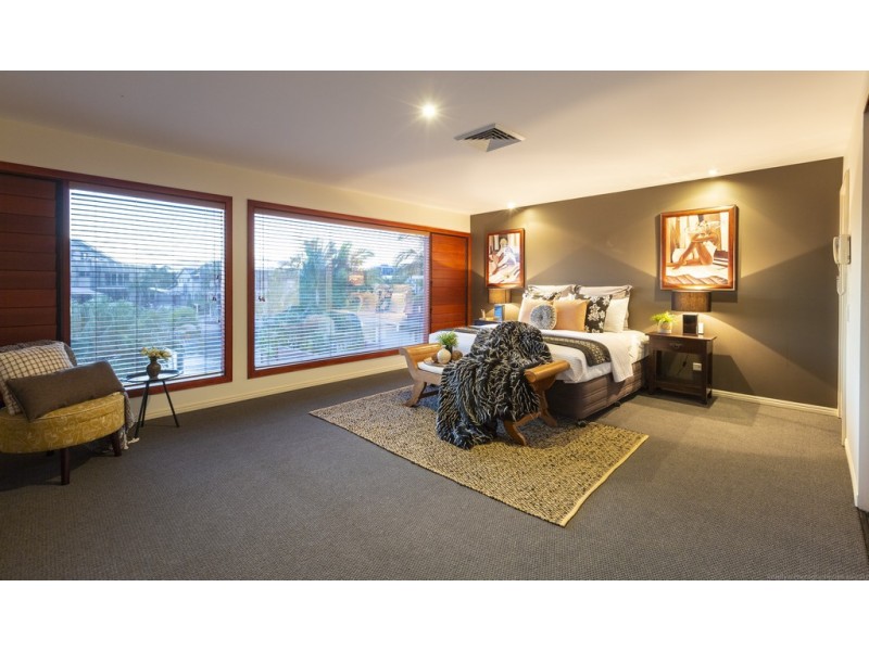 96 Gibraltar Drive, Isle Of Capri QLD 4217
