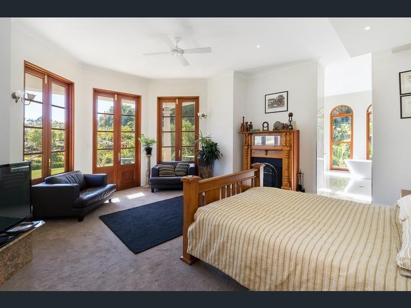 2 Ginger Rogers Road, Maudsland QLD 4210