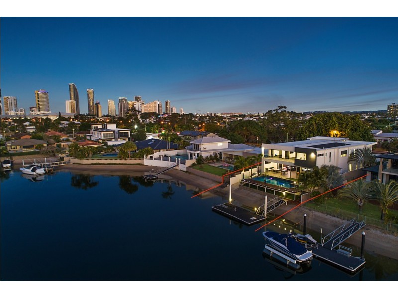 85 T E Peters Drive, Broadbeach Waters QLD 4218