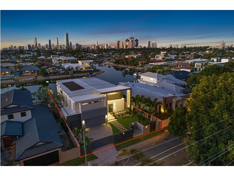 85 T E Peters Drive, Broadbeach Waters QLD 4218