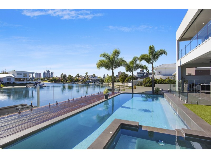 85 T E Peters Drive, Broadbeach Waters QLD 4218