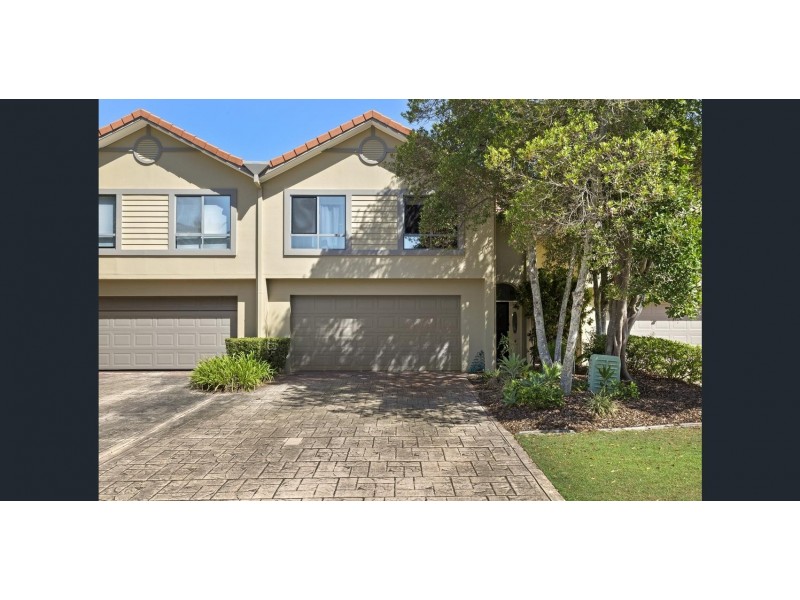 4/125 Santa Cruz Boulevard, Clear Island Waters QLD 4226