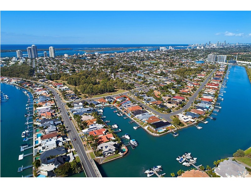4 Grand Canal Way, Runaway Bay QLD 4216