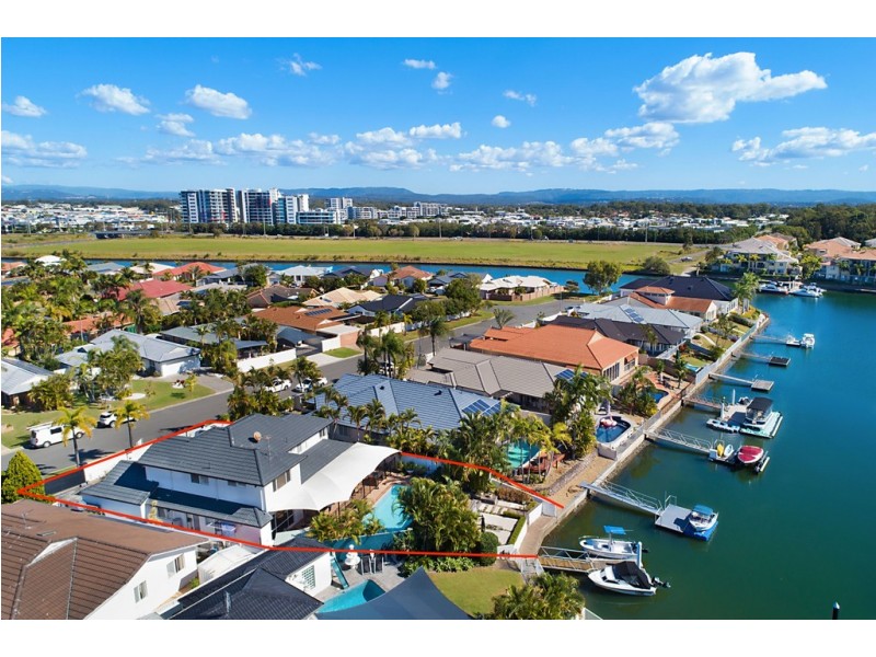 4 Grand Canal Way, Runaway Bay QLD 4216