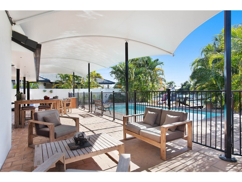 4 Grand Canal Way, Runaway Bay QLD 4216
