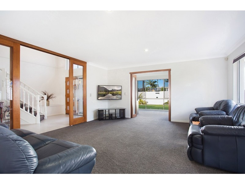 4 Grand Canal Way, Runaway Bay QLD 4216
