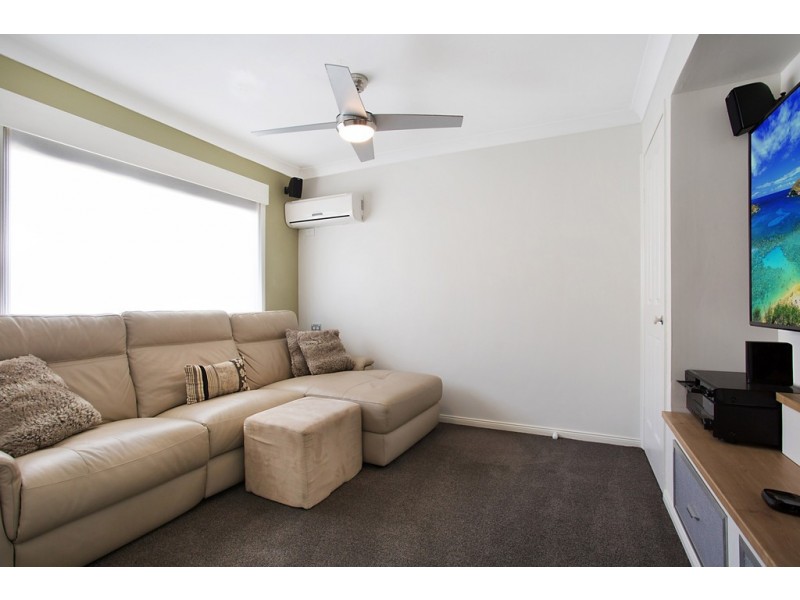 4 Grand Canal Way, Runaway Bay QLD 4216