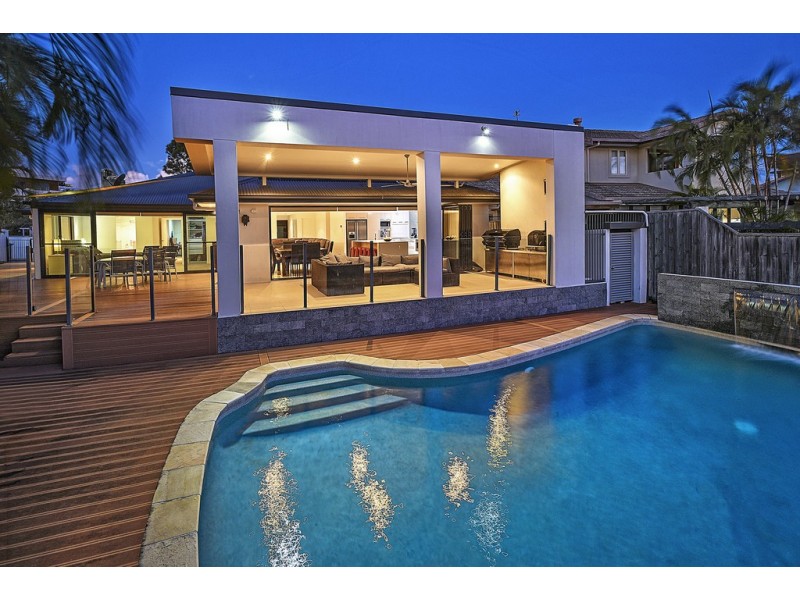 3 Maureen Court, Broadbeach Waters QLD 4218