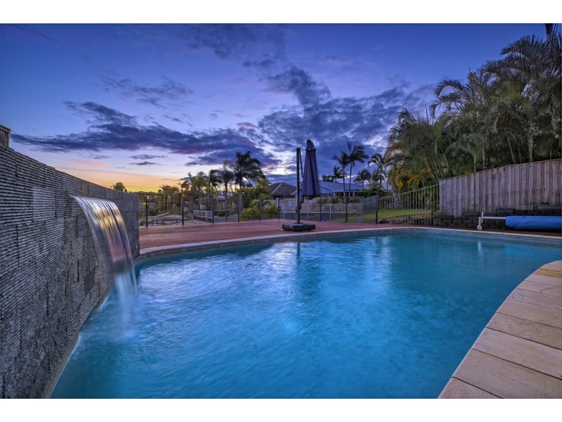 3 Maureen Court, Broadbeach Waters QLD 4218