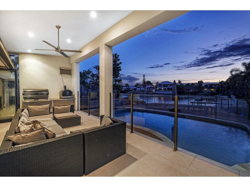 3 Maureen Court, Broadbeach Waters QLD 4218