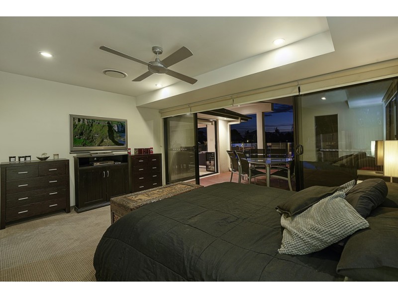 3 Maureen Court, Broadbeach Waters QLD 4218