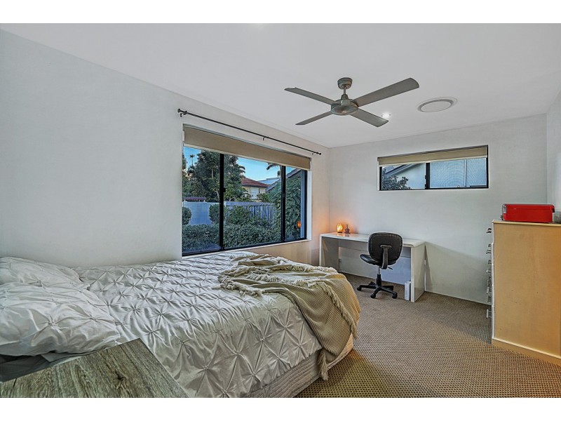 3 Maureen Court, Broadbeach Waters QLD 4218