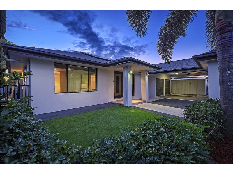 3 Maureen Court, Broadbeach Waters QLD 4218