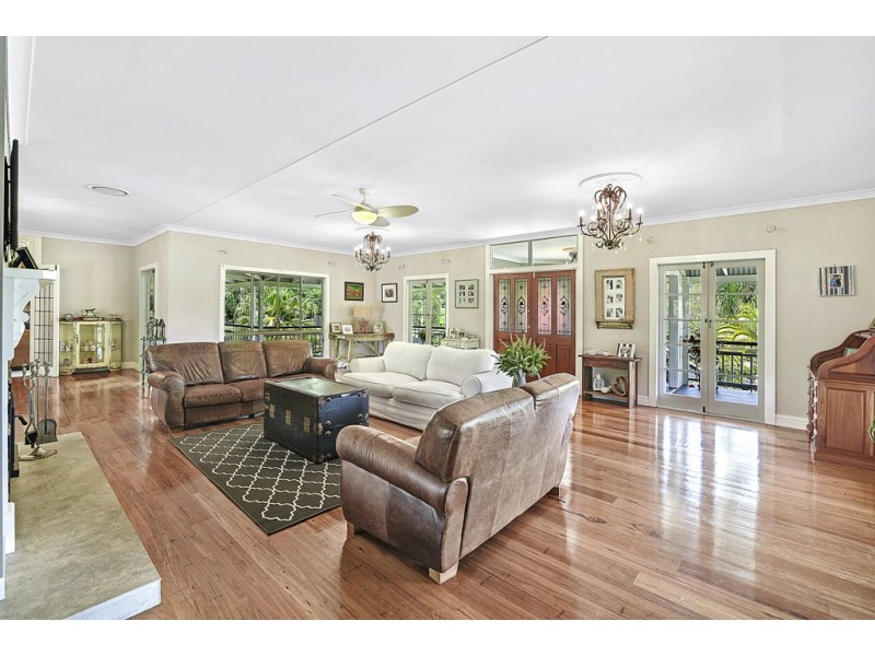77 Holyrood Road, Maudsland QLD 4210