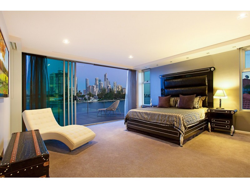 34 Admiralty Drive, Paradise Waters QLD 4217
