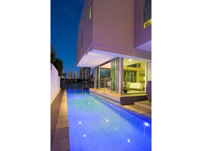 34 Admiralty Drive, Paradise Waters QLD 4217