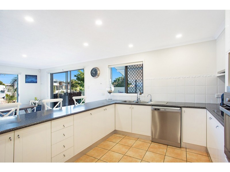 24 Mackay Close, Sorrento QLD 4217