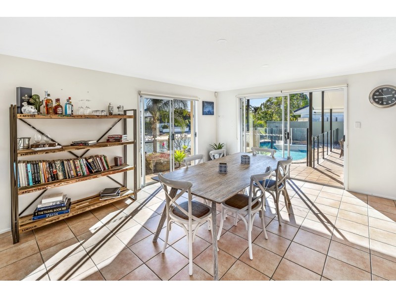 24 Mackay Close, Sorrento QLD 4217