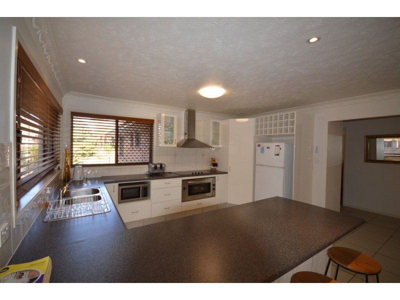 13 Le Mans Drive, Mermaid Waters QLD 4218