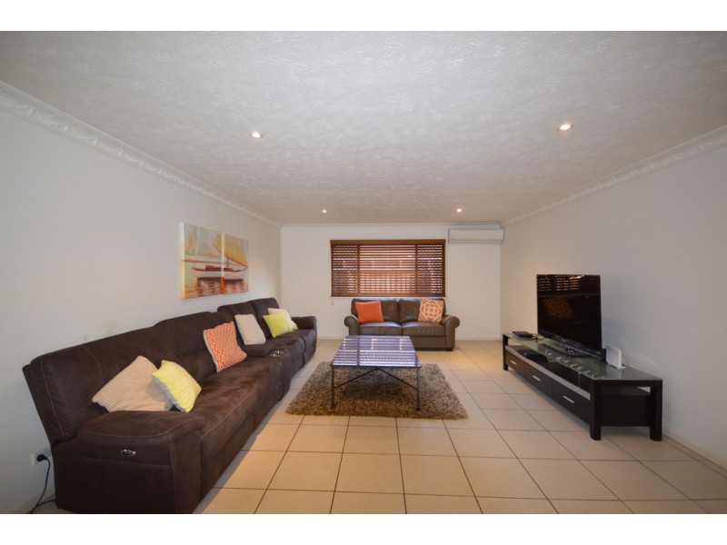 13 Le Mans Drive, Mermaid Waters QLD 4218