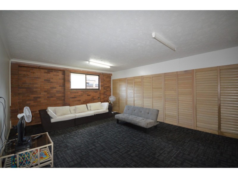 13 Le Mans Drive, Mermaid Waters QLD 4218