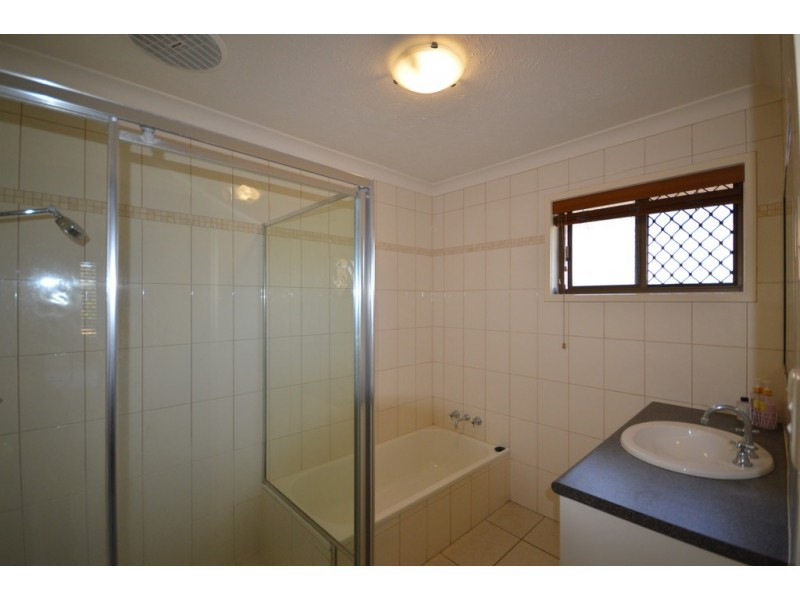 13 Le Mans Drive, Mermaid Waters QLD 4218