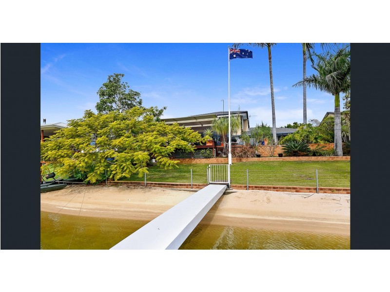 9 Bombala Street, Broadbeach Waters QLD 4218