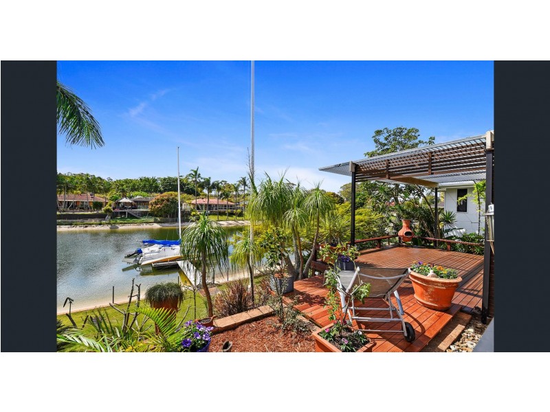 9 Bombala Street, Broadbeach Waters QLD 4218