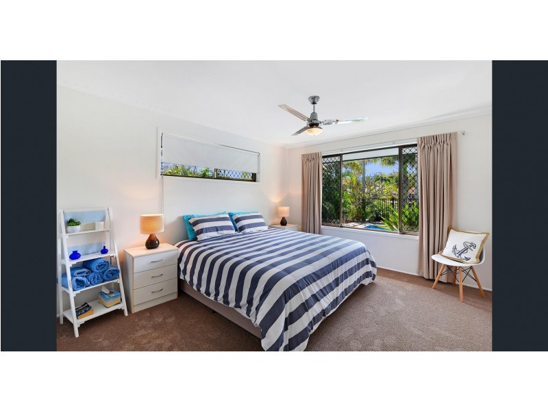 9 Bombala Street, Broadbeach Waters QLD 4218